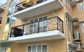 Mtr Tung Chung Near Airport Apartment, City Getaway, Pa Mei Village Tung Chung