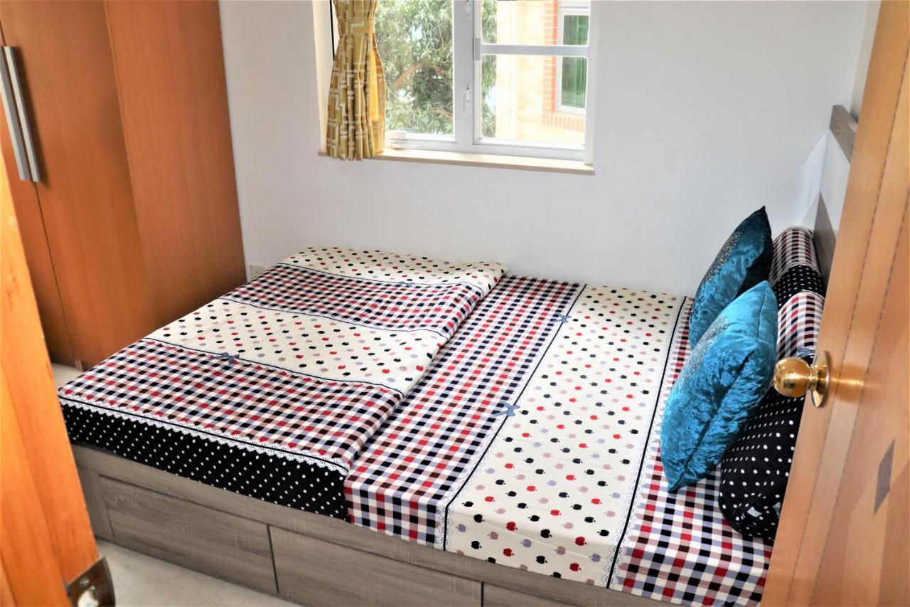 הונג קונג Mtr Tung Chung Near Airport Apartment, City Getaway, Pa Mei Village Tung Chung מראה חיצוני תמונה